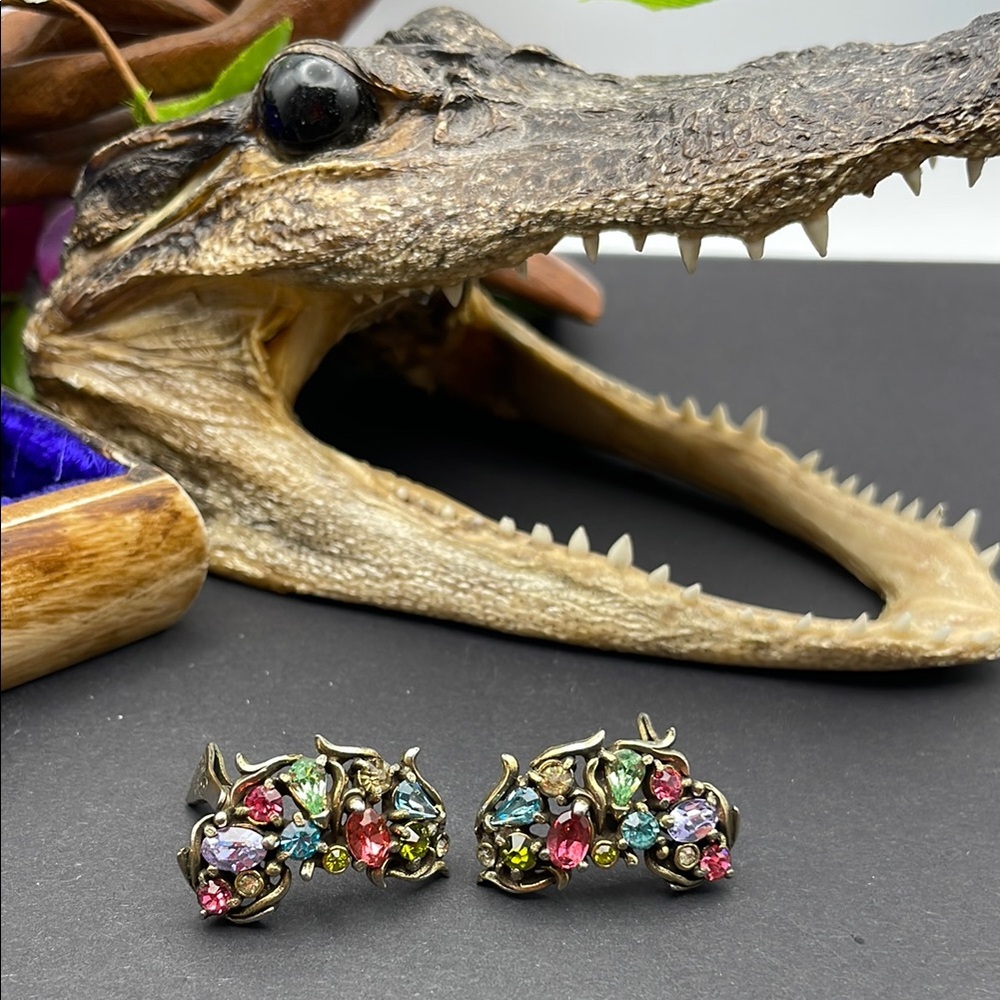 Hollycraft clip on earrings vintage🔥